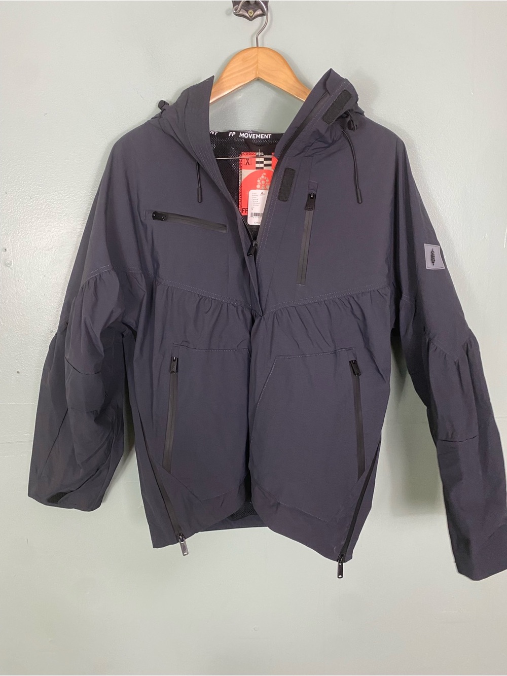 Free People Movement Peak To Peak popover Jacket Black Shell Small - Picture 2 of 4
